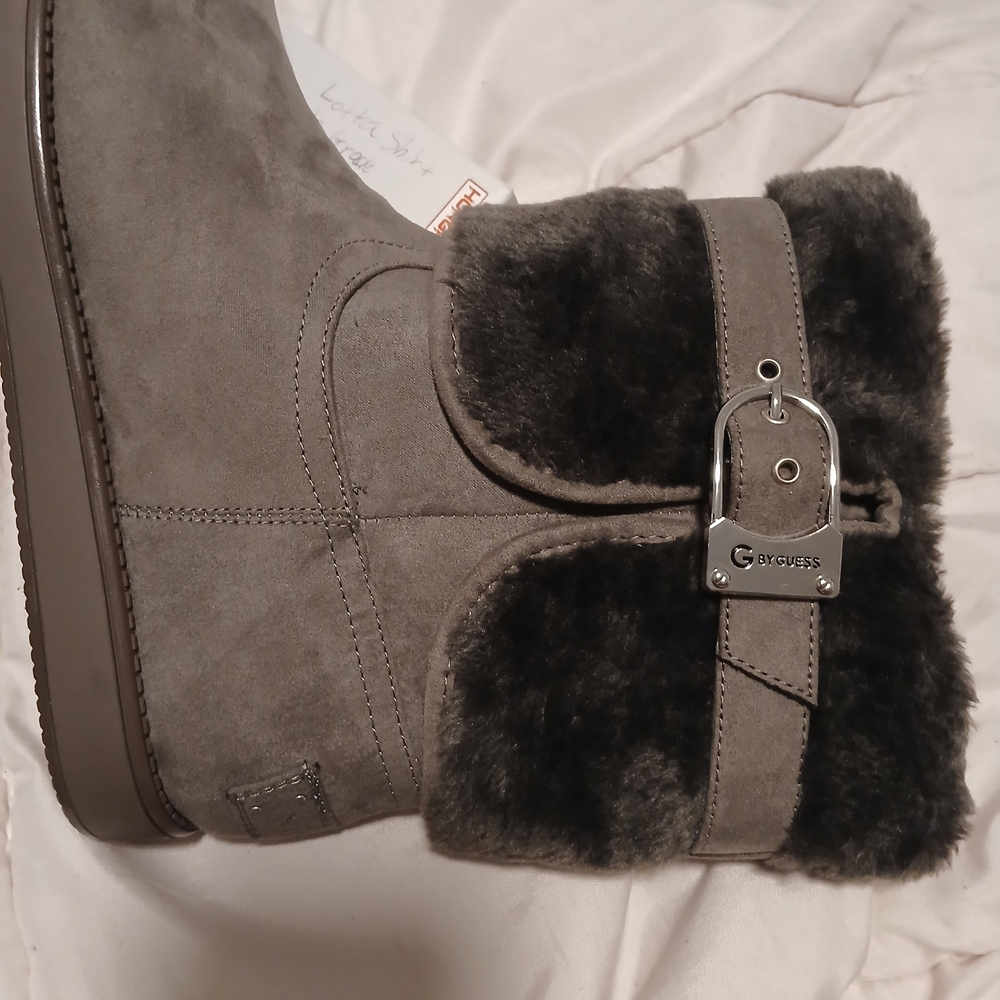 Elegant Fur-Lined Women's Winter Boots - Picture 3 of 4